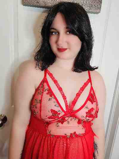 (DD207) Lacy Red Butterfly Kisses